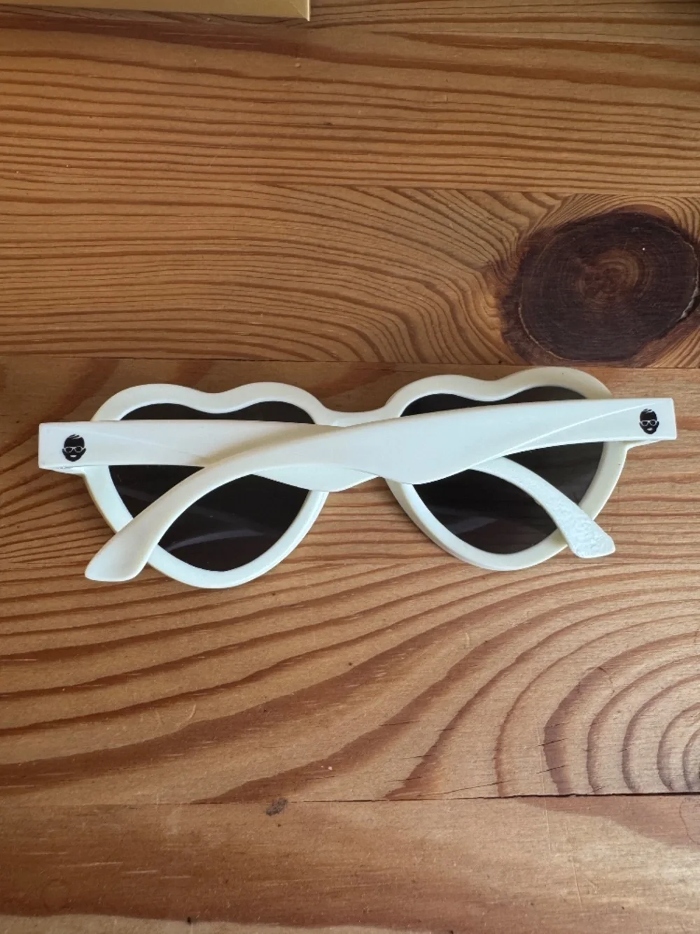 Babiators heart shaped mirrored lenses, pink and beige sunglasses. Size 3-5